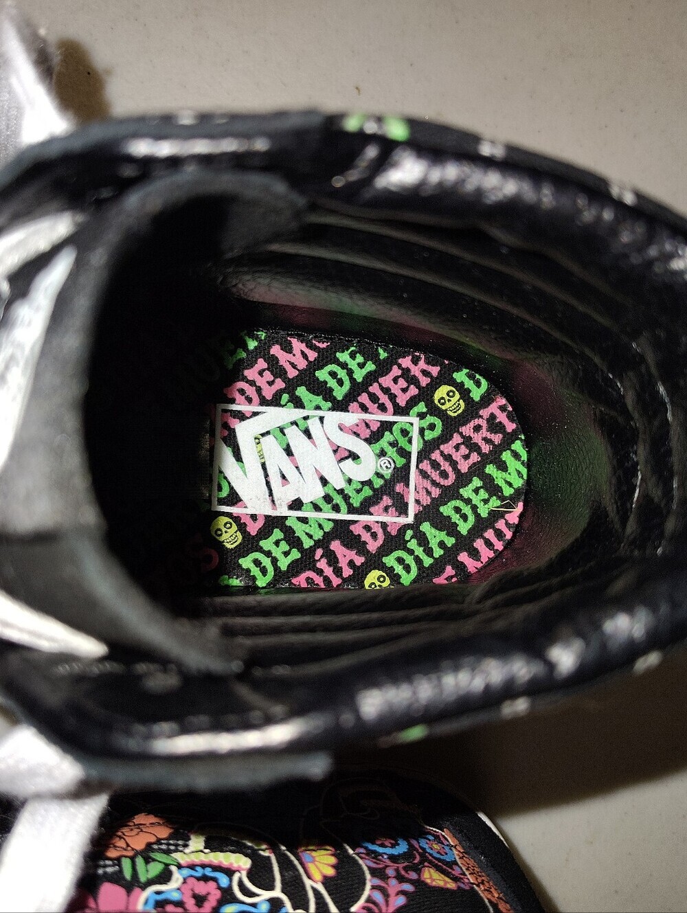 Vans Sk8-Hi "Día de Muertos" Sugar Skull High-Top Sneakers - Men's 6 / Women's 7 - Picture 12 of 13
